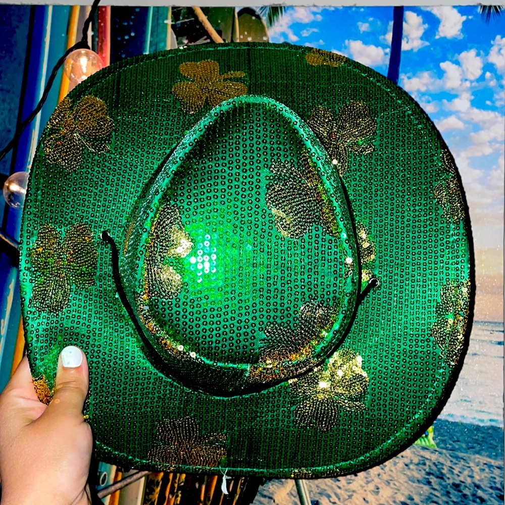 Green and Gold ! BEAUTIFUL cowboy Hat! If you Love green, this the hat for you!